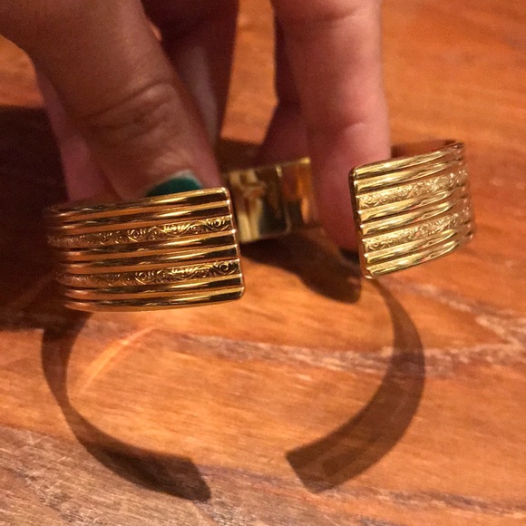 Vintage Monet Gold Tone Hinge Bracelet - Picture 2 of 4